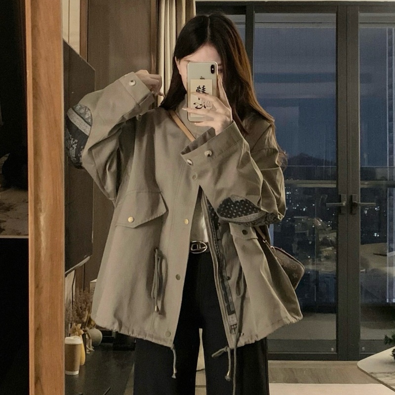 Large yard windbreaker coat for women