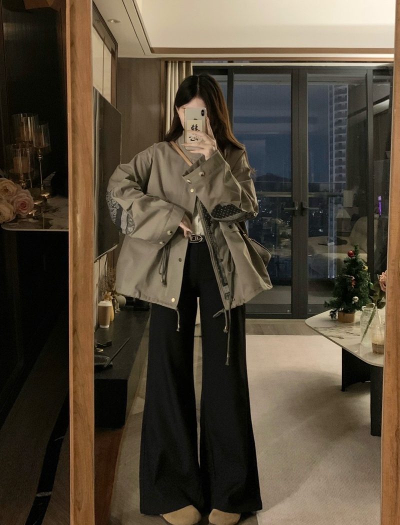Large yard windbreaker coat for women