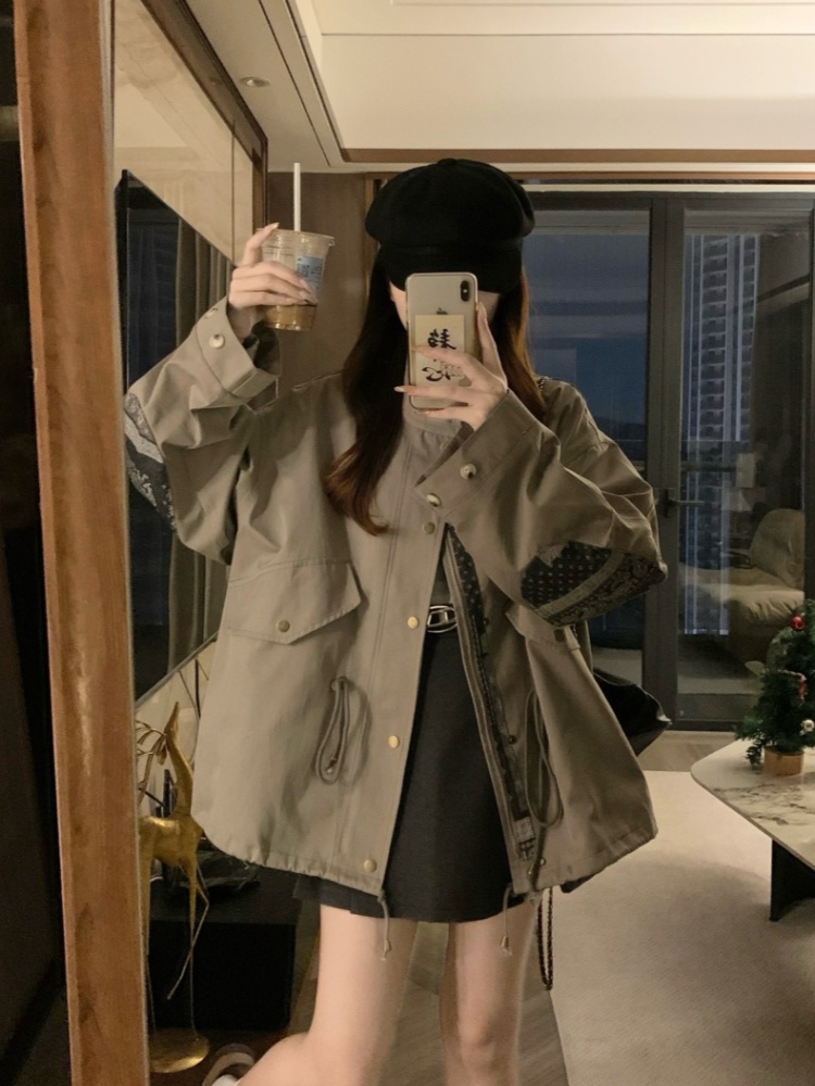 Large yard windbreaker coat for women
