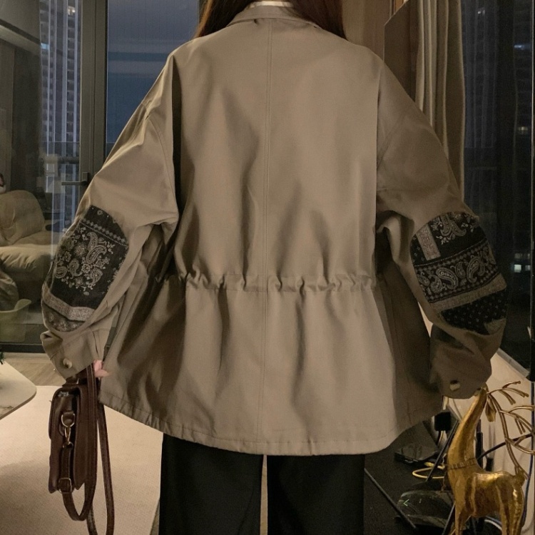 Large yard windbreaker coat for women