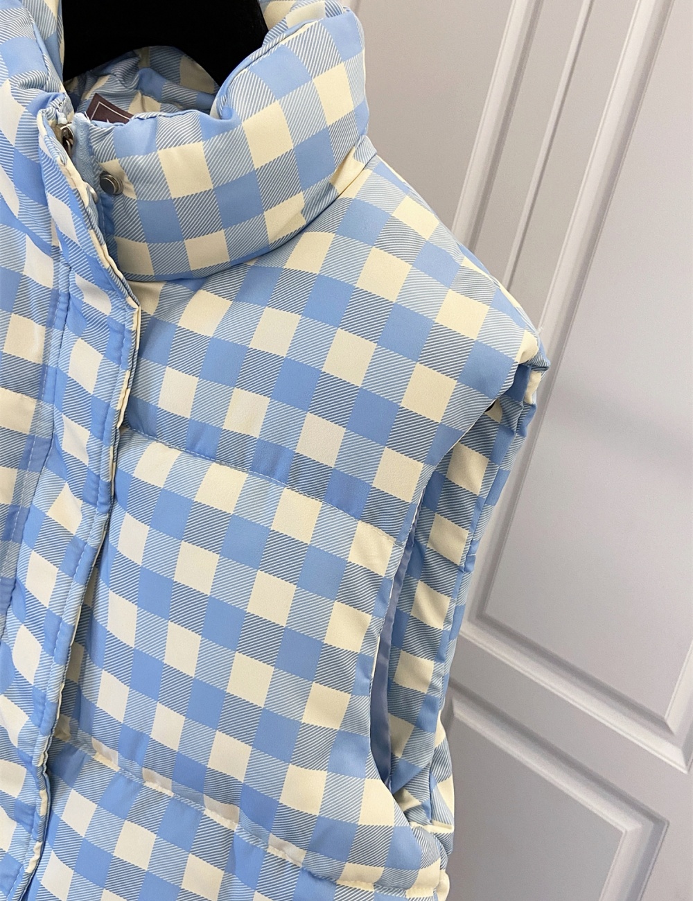 Large yard vest strawberries coat for women