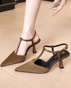 Pointed temperament sandals wears outside shoes