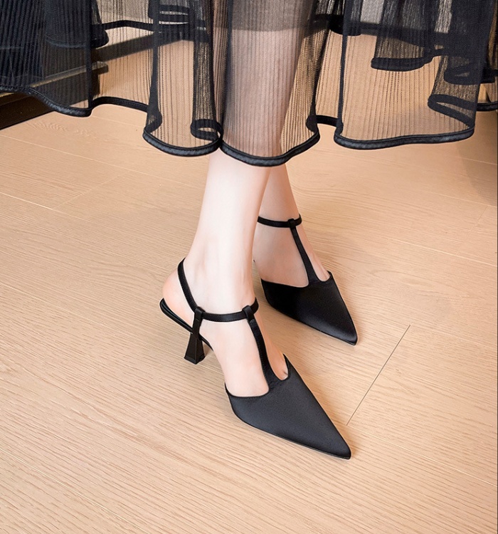 Pointed temperament sandals wears outside shoes