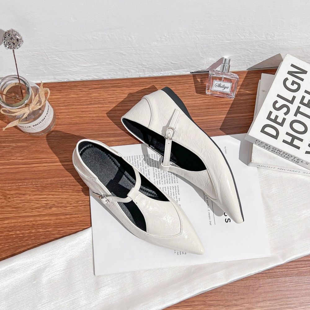 Temperament black shoes within increased flattie for women