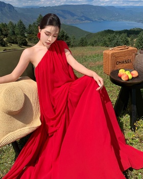 Elegant formal dress trailing long dress