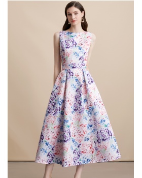 Clipping stereoscopic pinched waist sleeveless dress