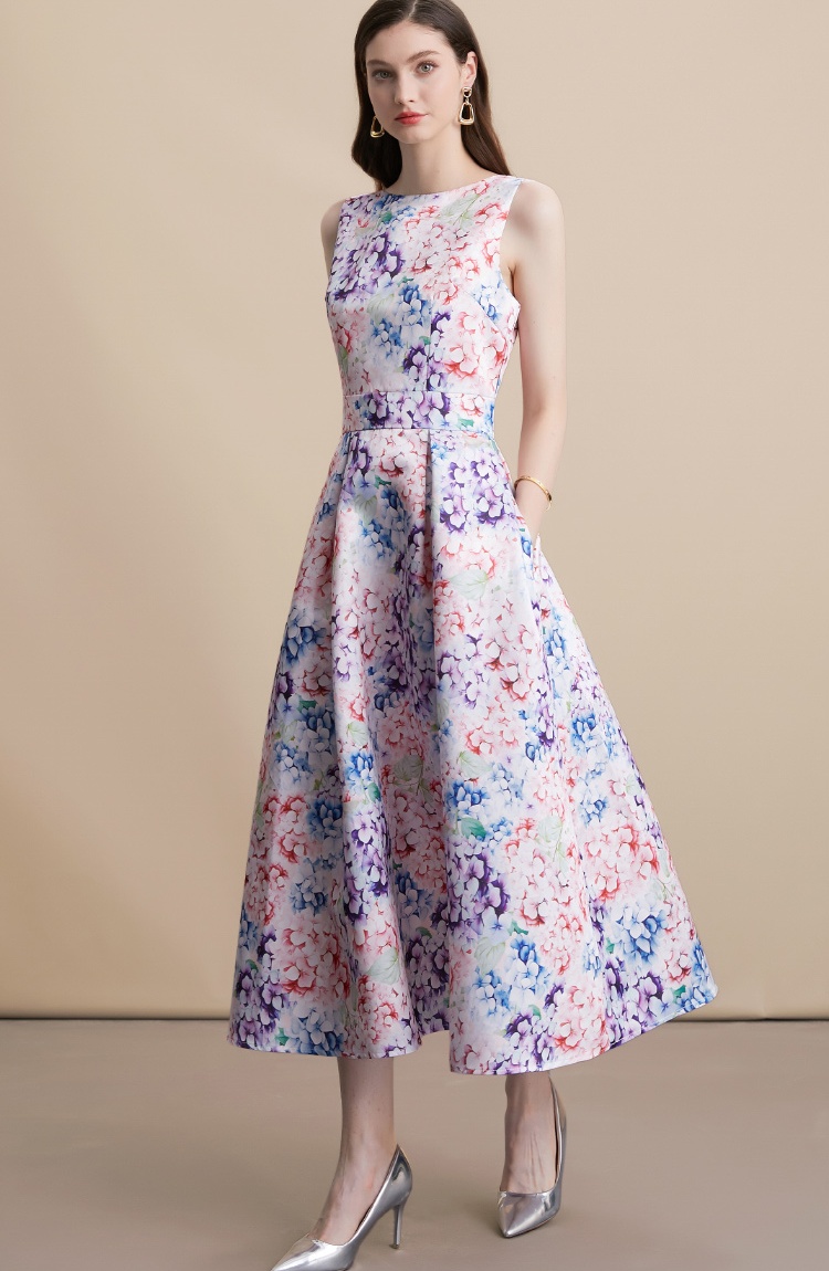 Clipping stereoscopic pinched waist sleeveless dress