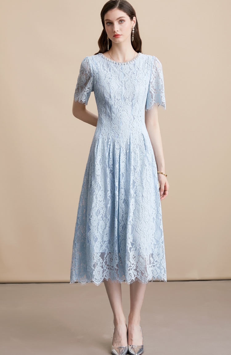 Lace round neck short sleeve pearl sky-blue diamond dress