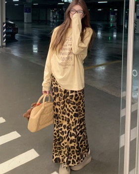 Casual minimalist T-shirt letters leopard skirt a set for women