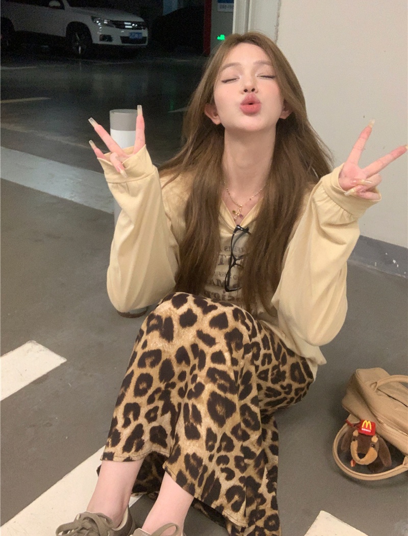 Casual minimalist T-shirt letters leopard skirt a set for women