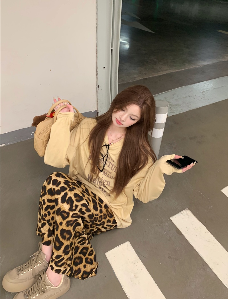 Casual minimalist T-shirt letters leopard skirt a set for women