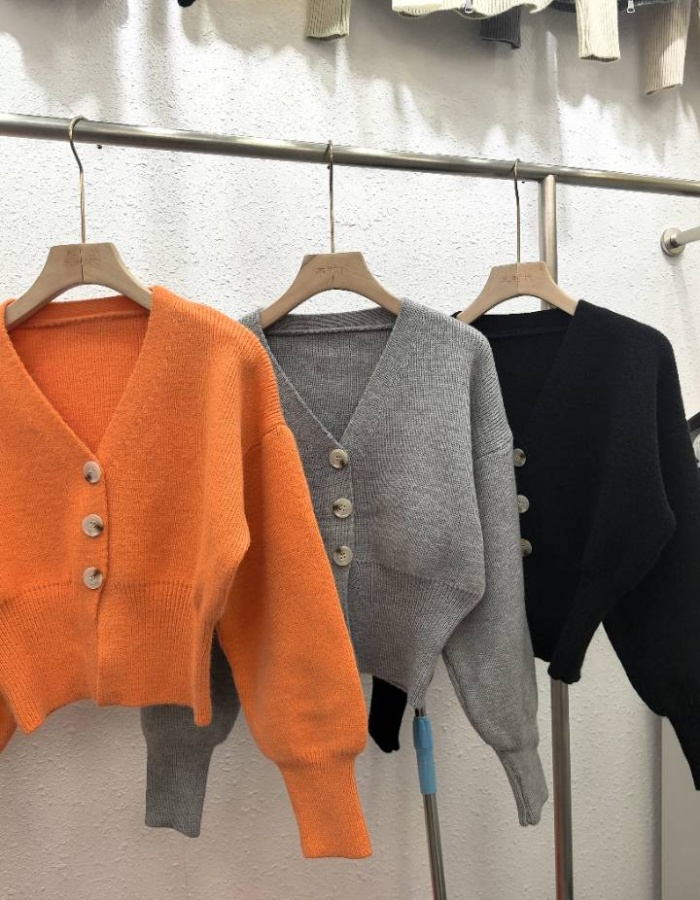 Fashion light sweater tender V-neck tops
