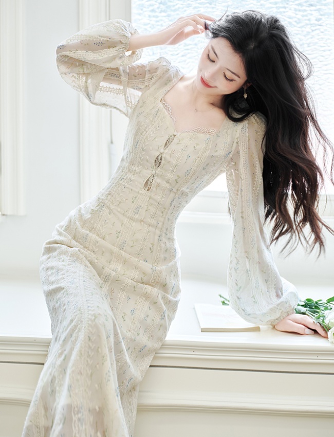 Embroidery long sleeve floral France style dress