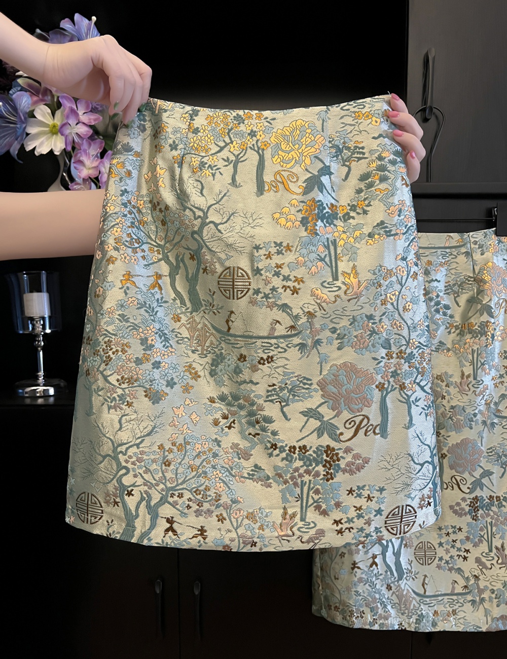 Spring and autumn high waist slim short embroidery skirt