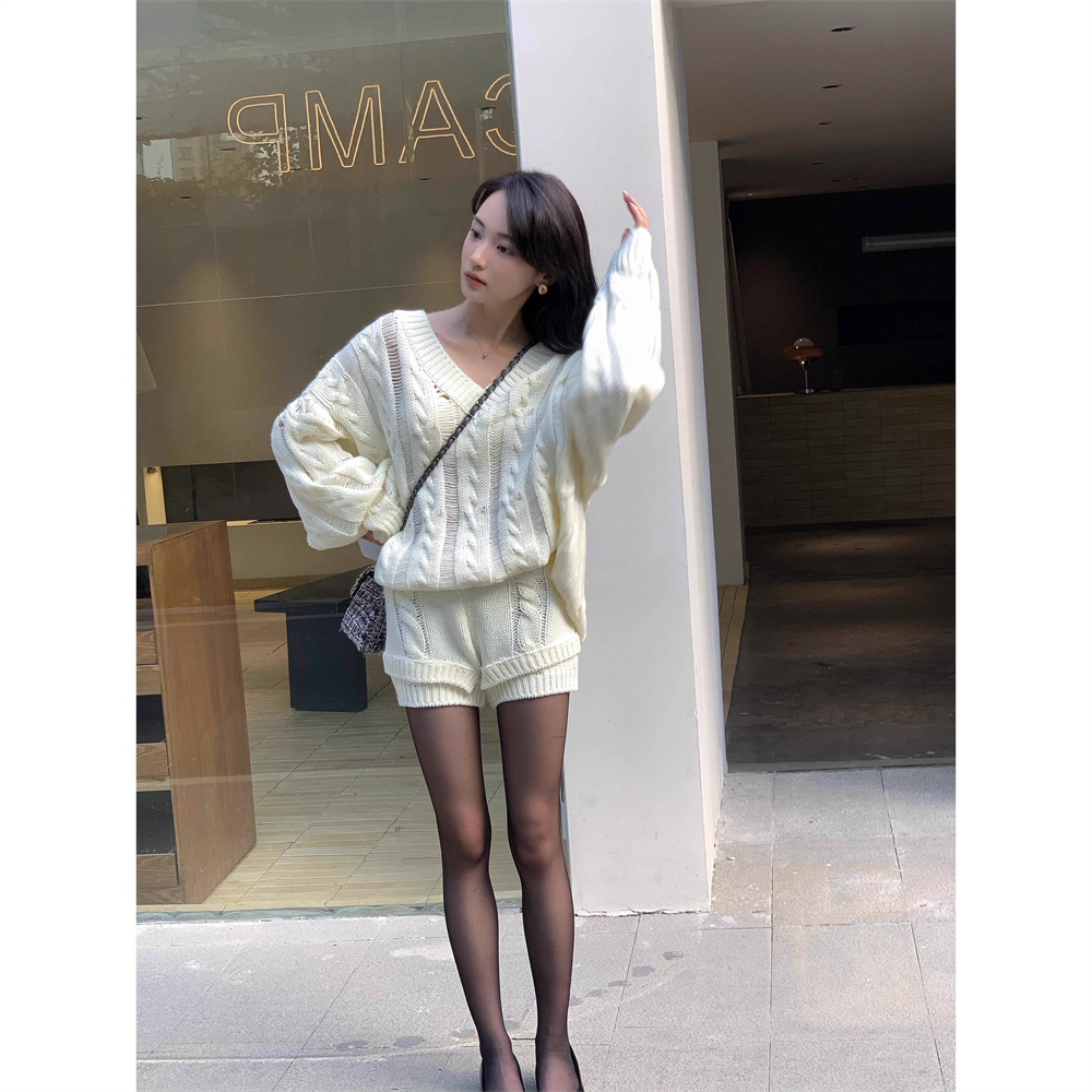 Korean style thick loose sweater Casual lazy shorts a set
