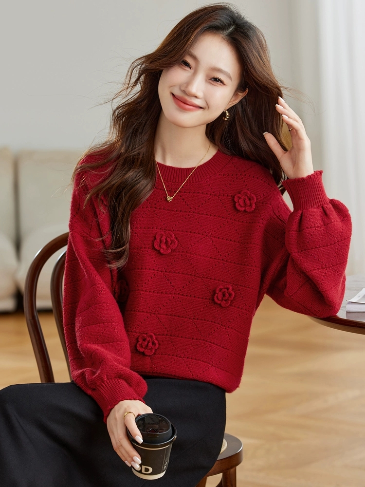 Wears outside bottoming shirt sweater for women