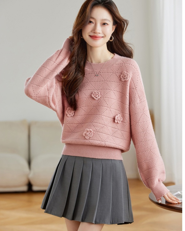 Wears outside bottoming shirt sweater for women