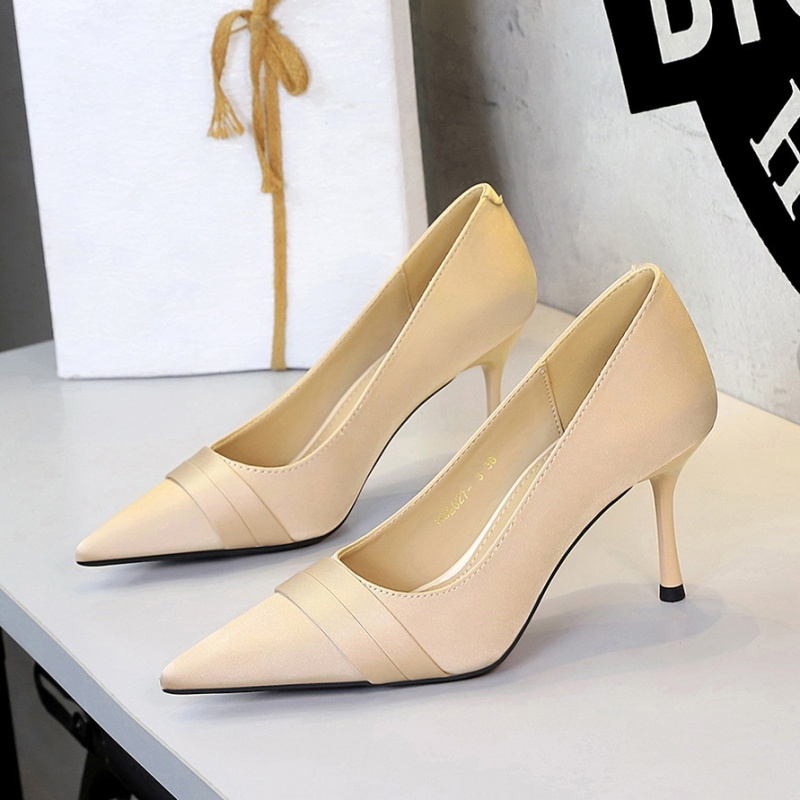 Low pointed lazy shoes European style high-heeled shoes