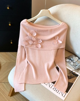 Flat shoulder flowers niche autumn and winter sweater