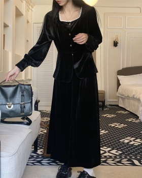 Black France style tops golden velvet skirt