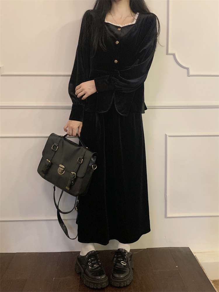 Black France style tops golden velvet skirt