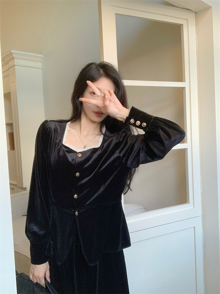 Black France style tops golden velvet skirt