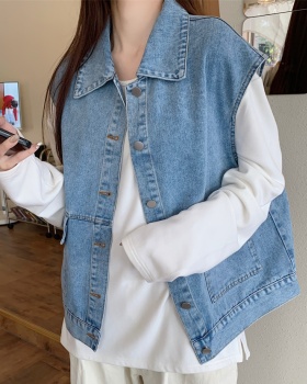 Sleeveless work clothing wears outside cardigan for women