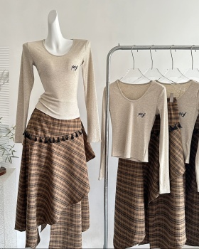 Long sleeve plaid T-shirt tassels skirt a set