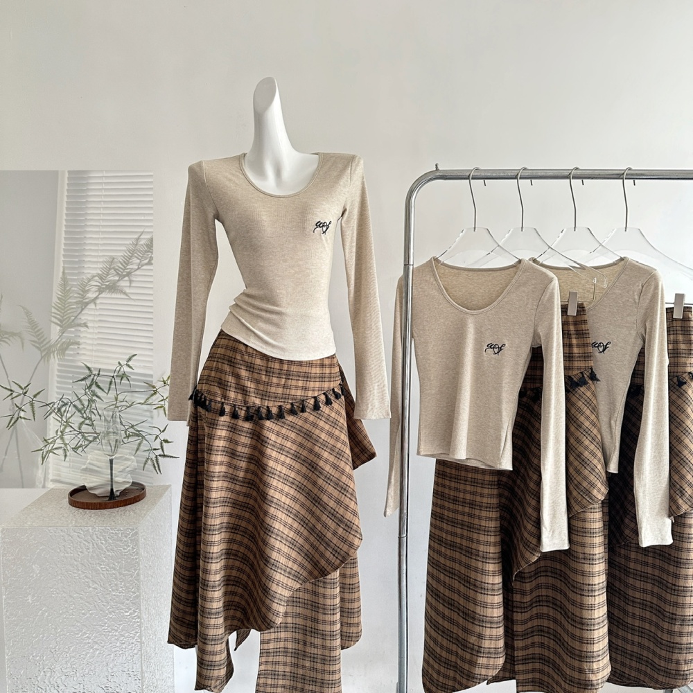 Long sleeve plaid T-shirt tassels skirt a set