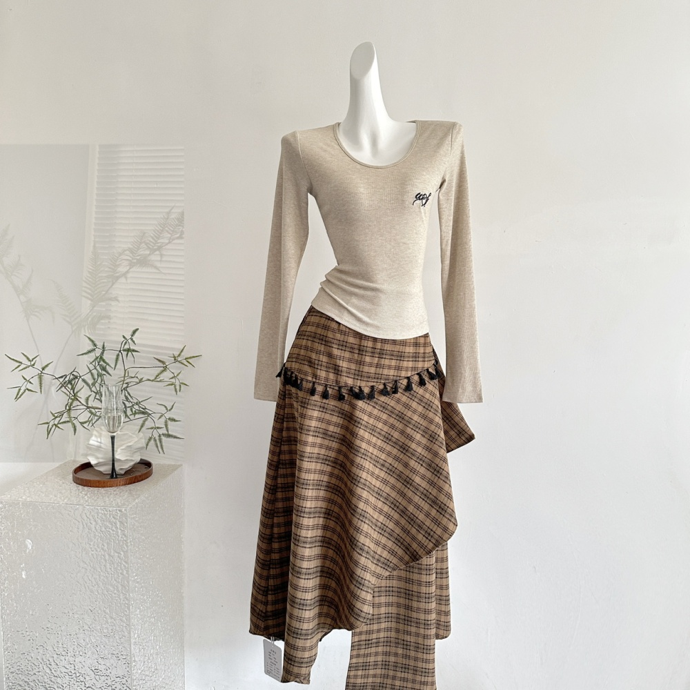 Long sleeve plaid T-shirt tassels skirt a set