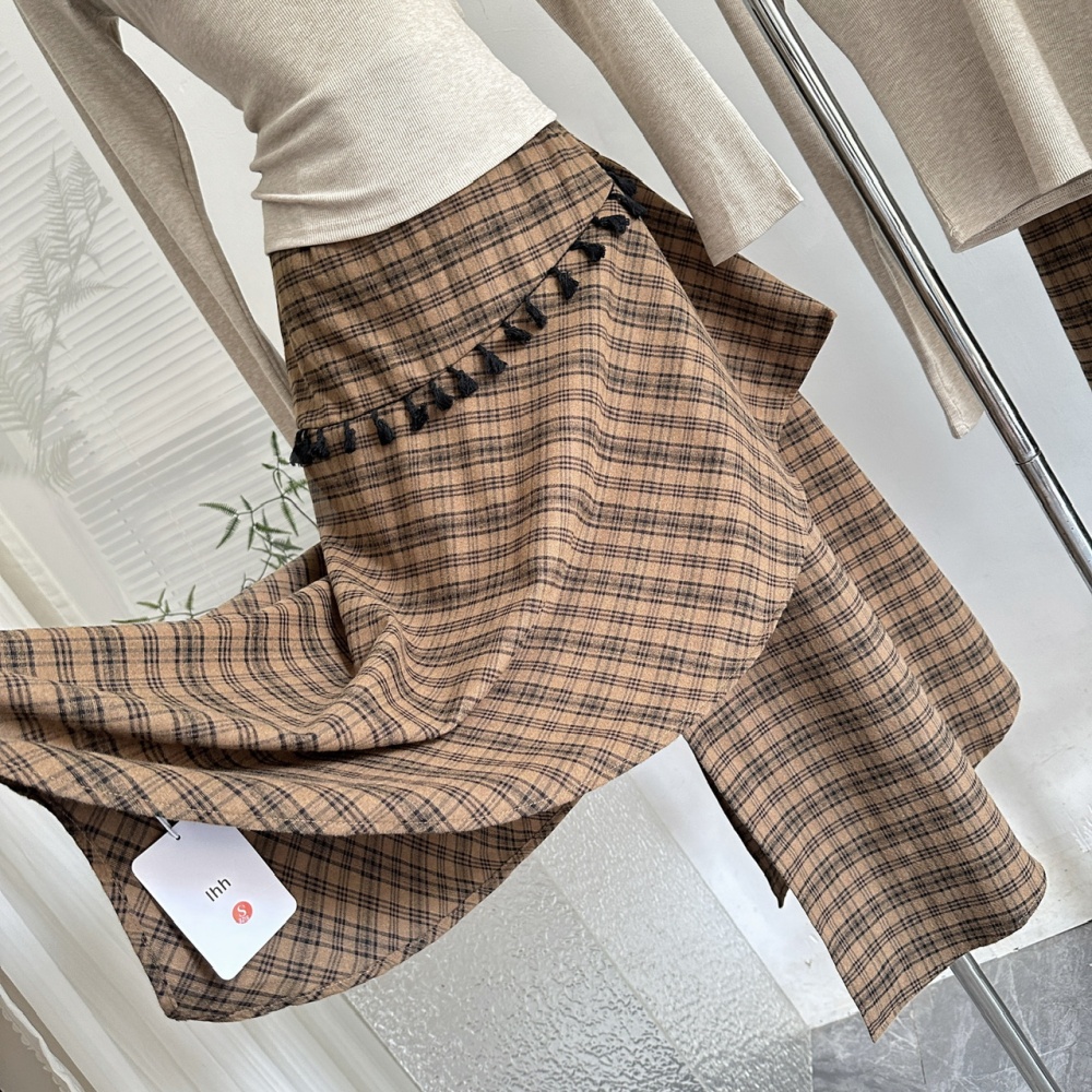 Long sleeve plaid T-shirt tassels skirt a set
