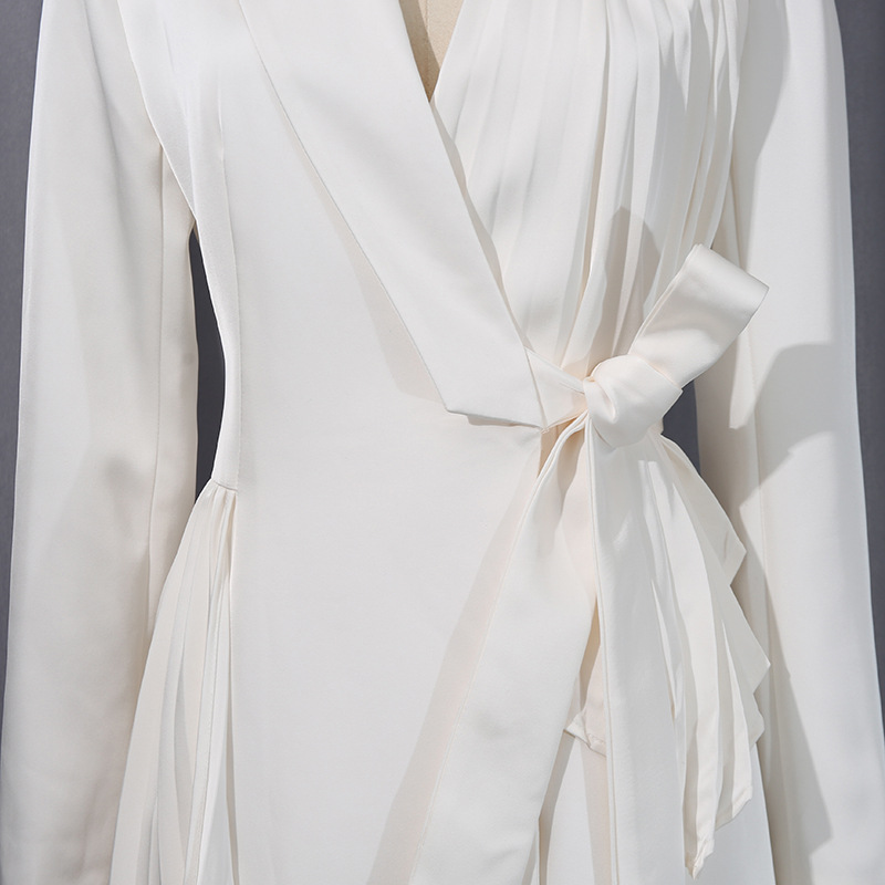 Pinched waist frenum windbreaker white long coat for women