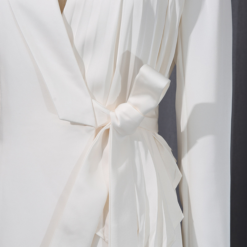 Pinched waist frenum windbreaker white long coat for women