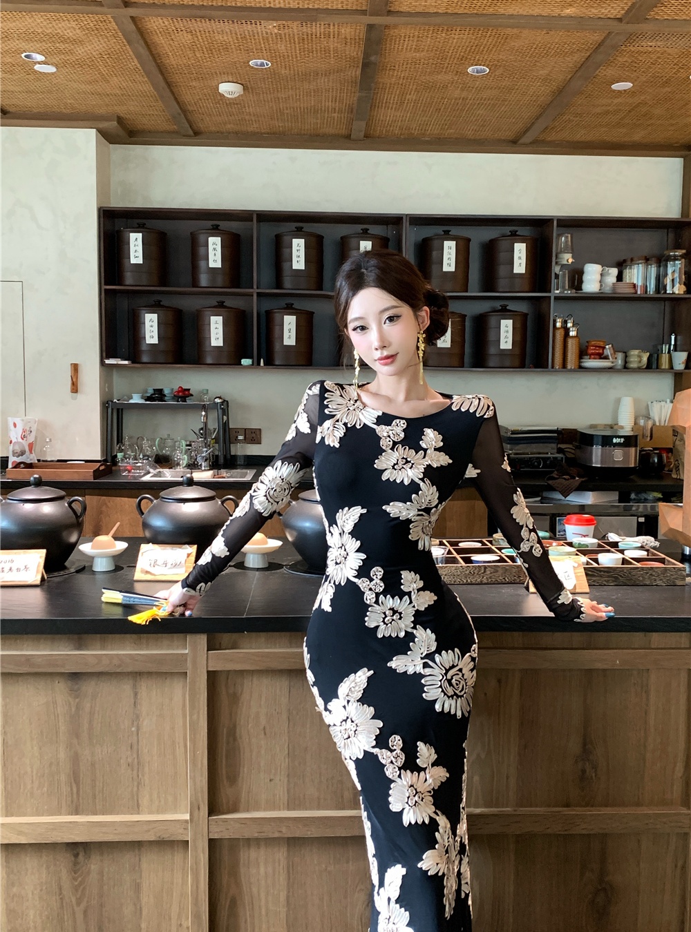 Enticement gauze long dress embroidered black dress