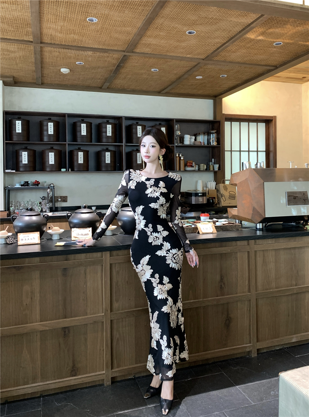 Enticement gauze long dress embroidered black dress
