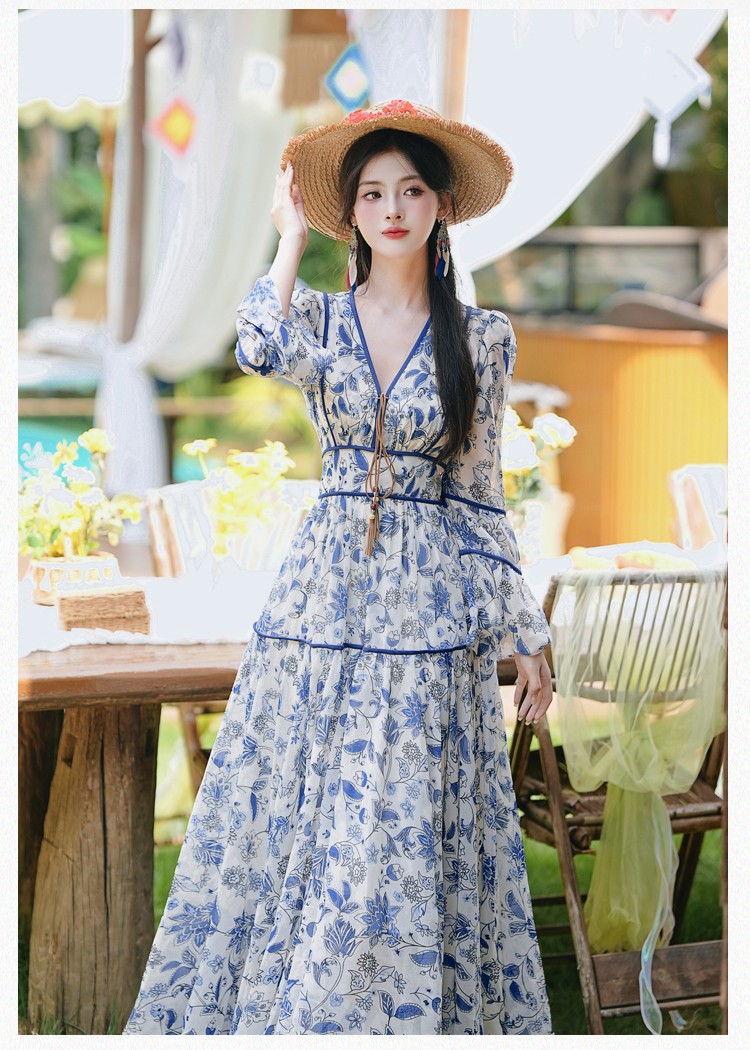 Vacation long sleeve blue and white porcelain dress