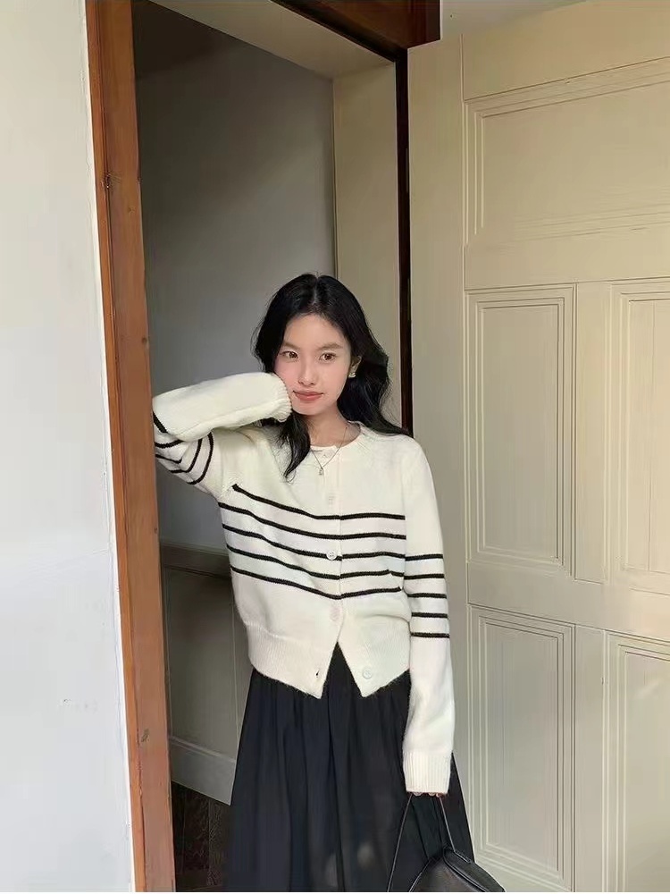 Black-white sweater long sleeve tops for women