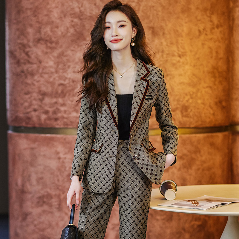 Korean style coat short casual pants 2pcs set for women