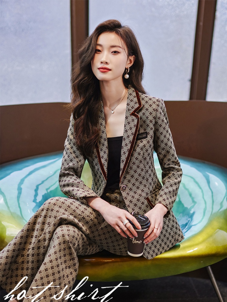 Korean style coat short casual pants 2pcs set for women