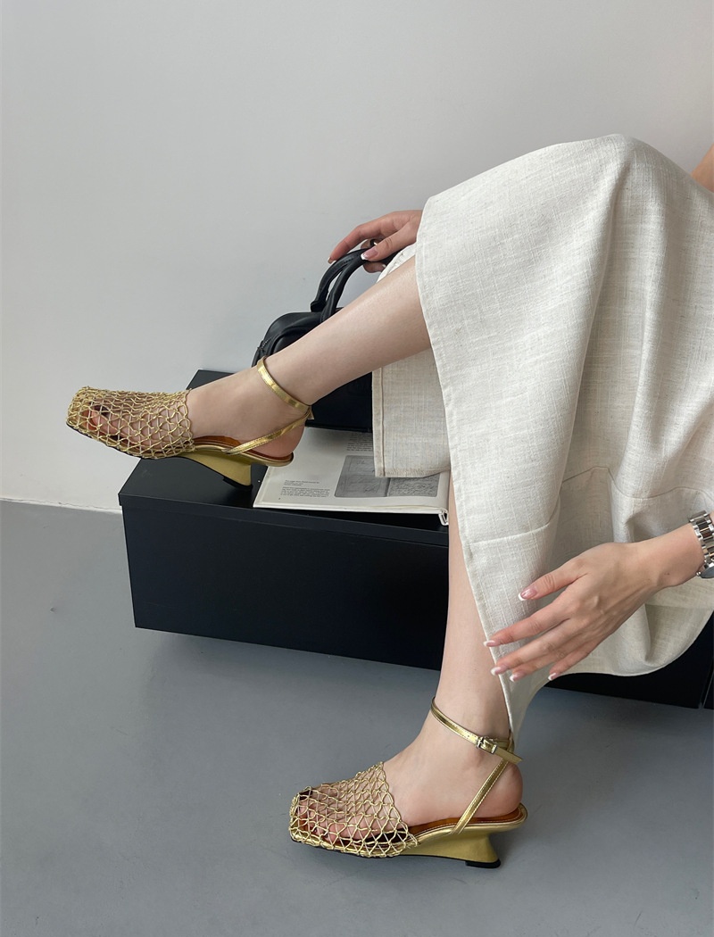 Summer hollow sandals European style shoes for women