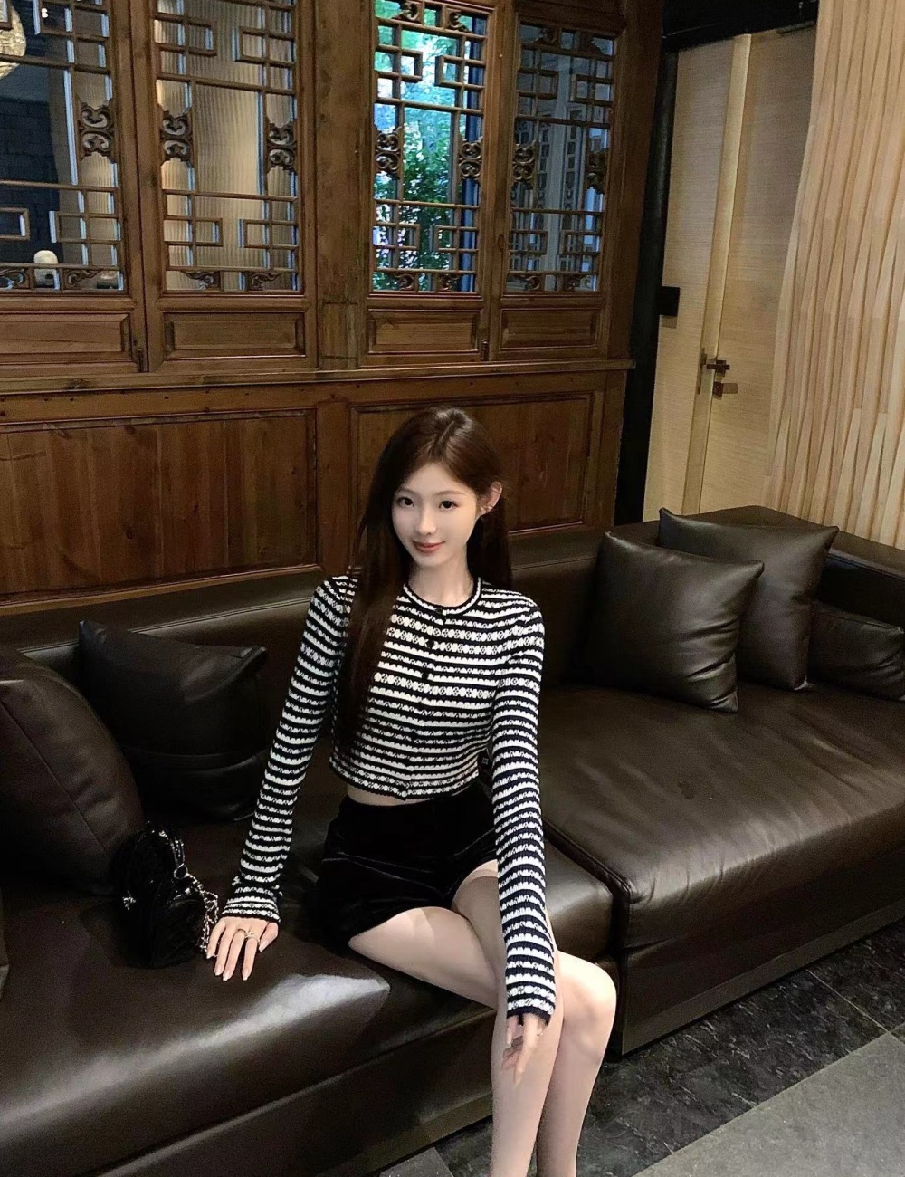Short knitted cardigan round neck tops for women