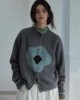 Knitted autumn and winter coat zip flowers sweater