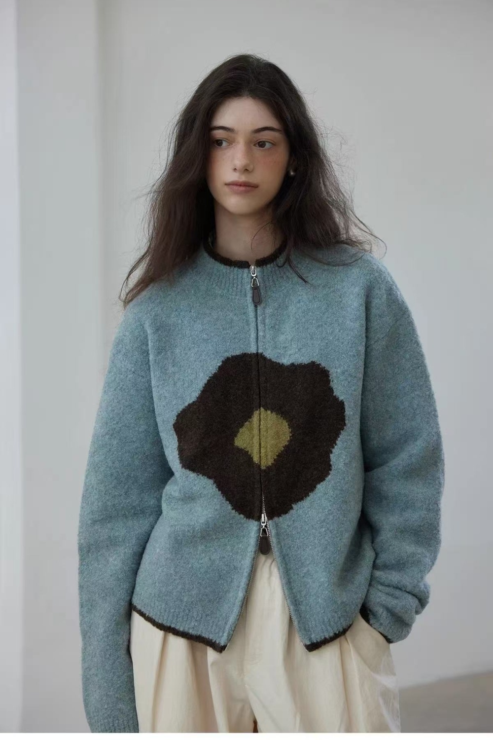 Knitted autumn and winter coat zip flowers sweater