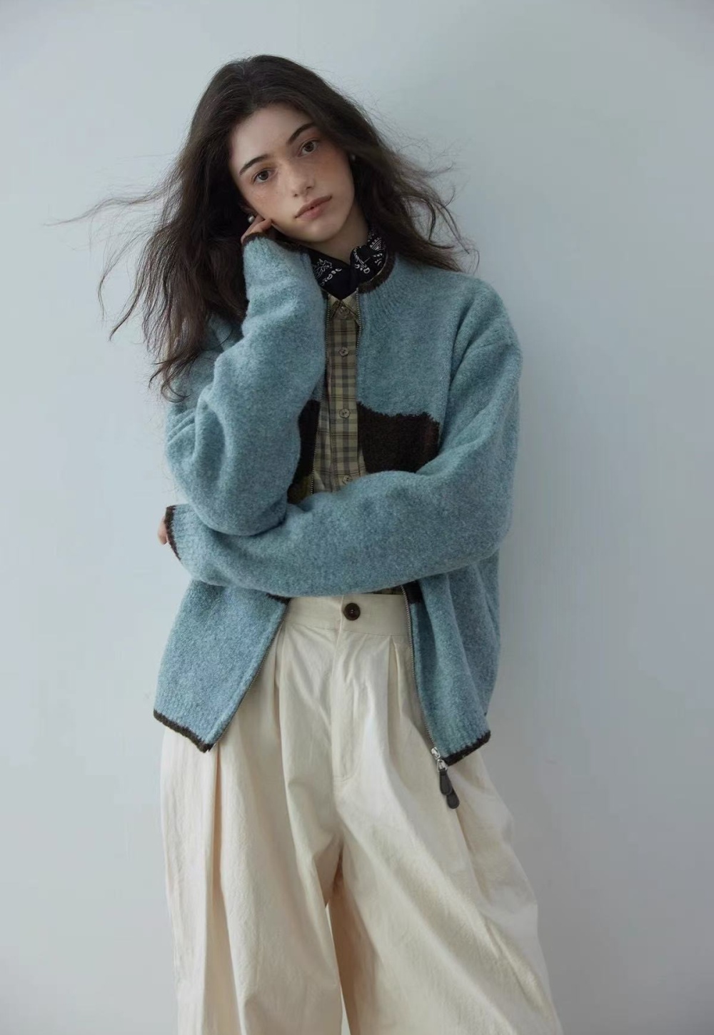 Knitted autumn and winter coat zip flowers sweater