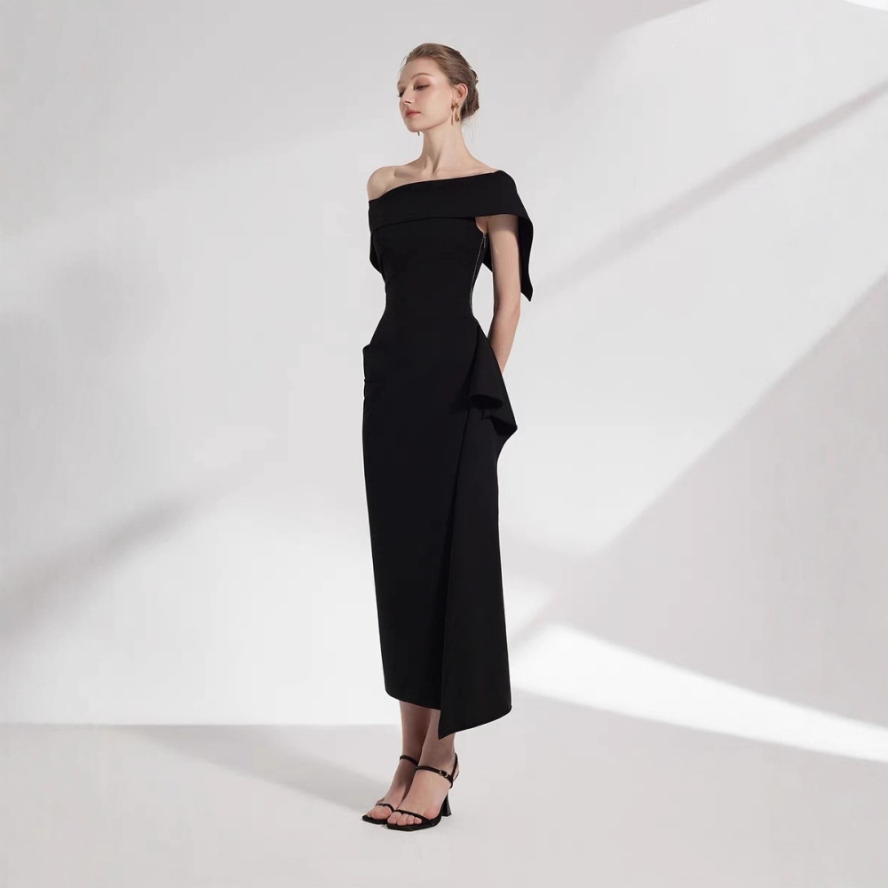 Irregular black long dress sloping shoulder dress