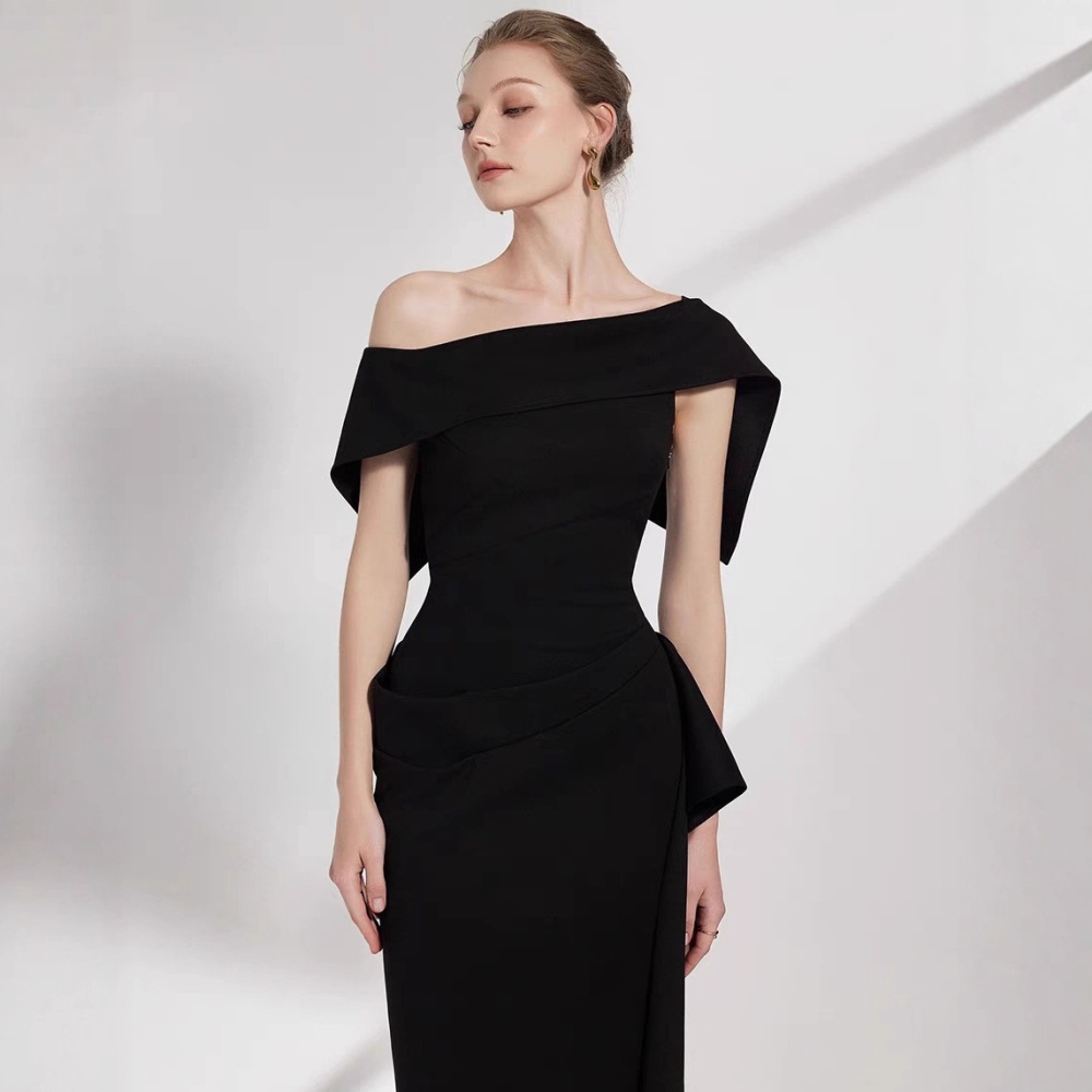 Irregular black long dress sloping shoulder dress