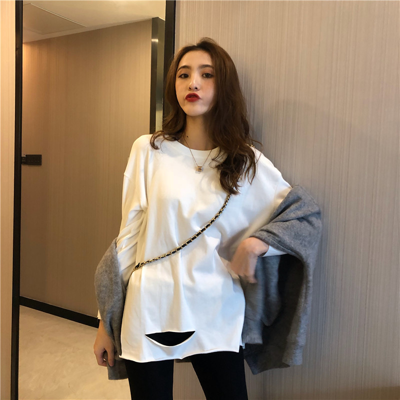 White loose bottoming shirt holes long sleeve T-shirt