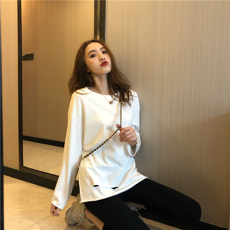 White loose bottoming shirt holes long sleeve T-shirt