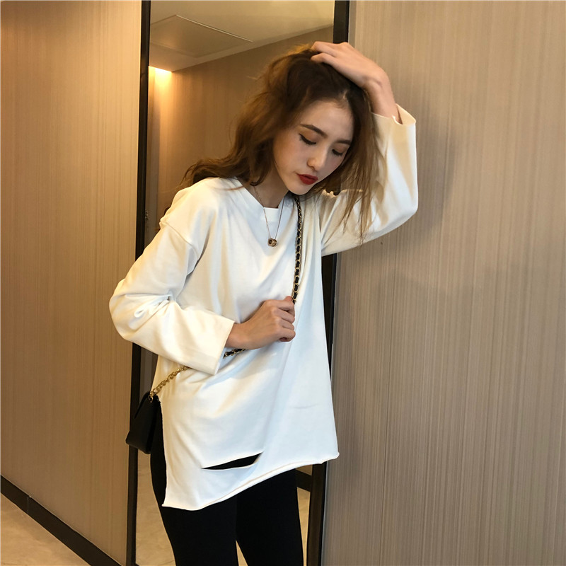 White loose bottoming shirt holes long sleeve T-shirt
