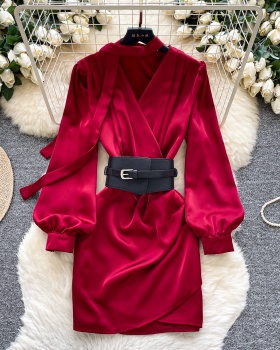 Light luxury satin belt V-neck streamer T-back for women